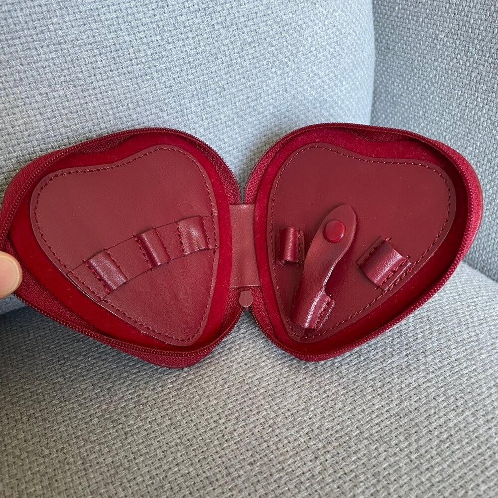 DANIER Genuine Leather Manicure Pouch Zipper Red Heart Mini 4 x 4 Inches, CLEAN